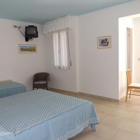 Hotel Muccioli Misano Adriatico Pokoj fotografie